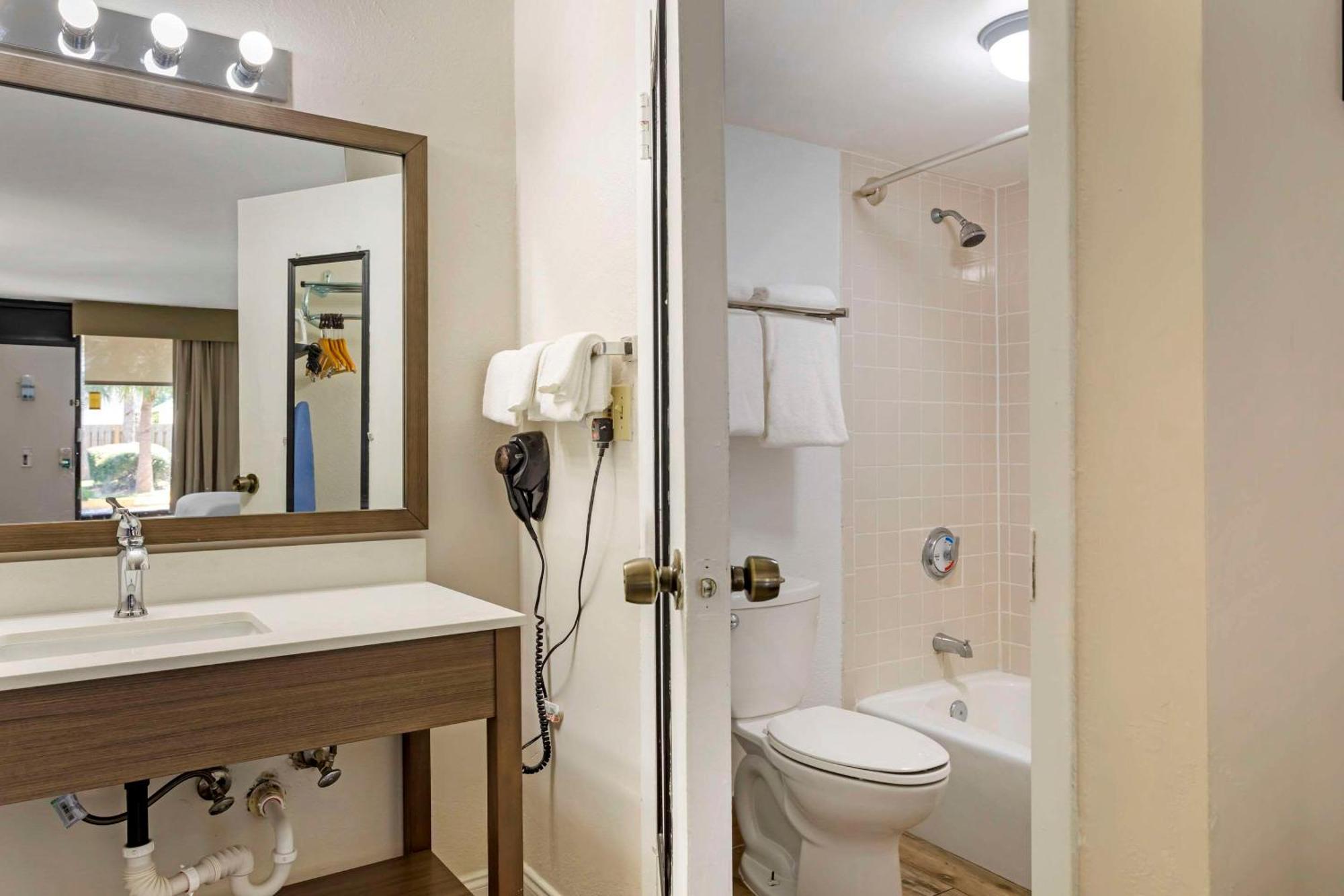 Quality Inn & Suites St Augustine Beach Area St. Augustine Beach Экстерьер фото